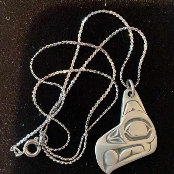 17 inch chain with American Indian made pendant - Picture 2 of 4